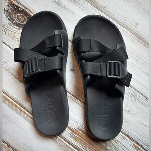 Chaco Chillos black slide sandals - Women’s Size 8